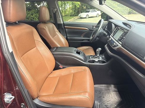 Used 2019 Toyota Highlander Limited AWD/4WD image 19