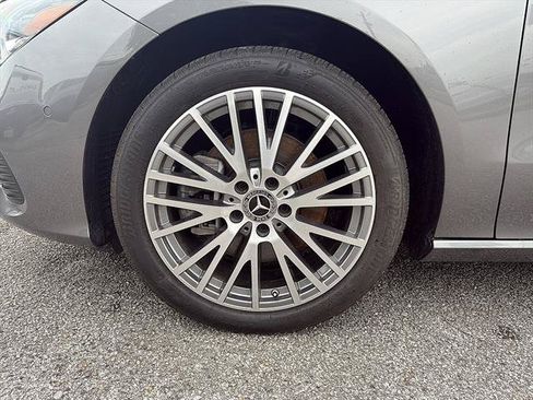 Used 2025 Mercedes-Benz CLA 250 4MATIC image 9