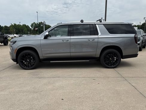 New 2026 Chevrolet Suburban Premier AWD/4WD image 14