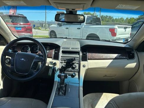 Used 2010 Ford Taurus SEL FWD image 17