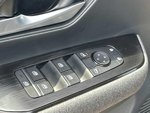 New 2026 Nissan Kicks SV w/ SV Premium Package FWD image 18