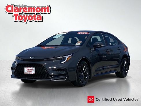 Certified 2026 Toyota Corolla SE FWD image 1