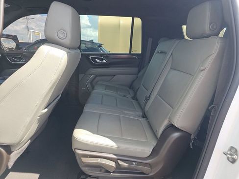 Used 2022 Chevrolet Suburban LT image 10