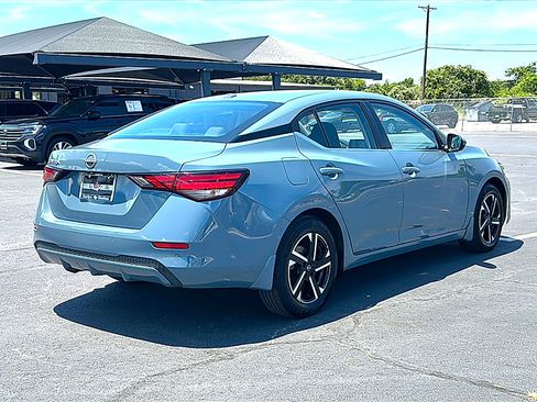 Used 2025 Nissan Sentra SV FWD image 8