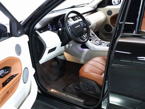 Used 2015 Land Rover Range Rover Evoque Prestige image 14