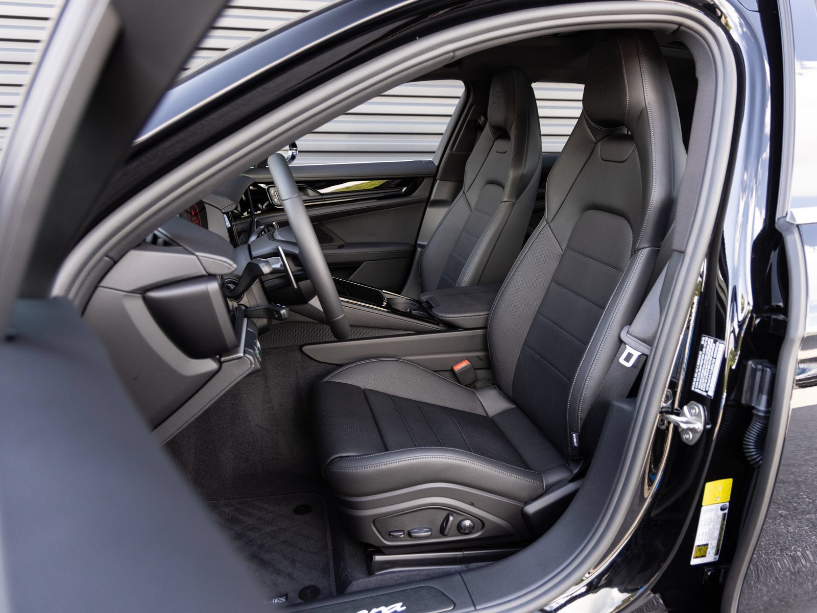 Certified 2026 Porsche Panamera RWD image 5