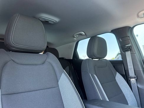 Used 2025 Chevrolet TrailBlazer LT w/ Convenience Package FWD image 21