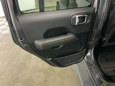 Used 2025 Jeep Gladiator Sport AWD/4WD image 28