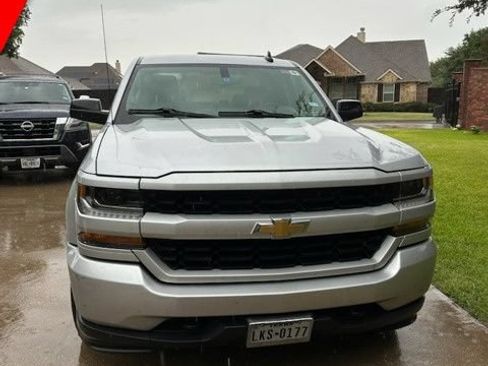 Used 2018 Chevrolet Silverado 1500 Custom w/ Custom Value Package RWD image 3
