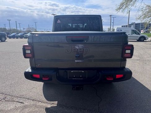 Used 2023 Jeep Gladiator Rubicon w/ LED Lighting Group AWD/4WD image 9