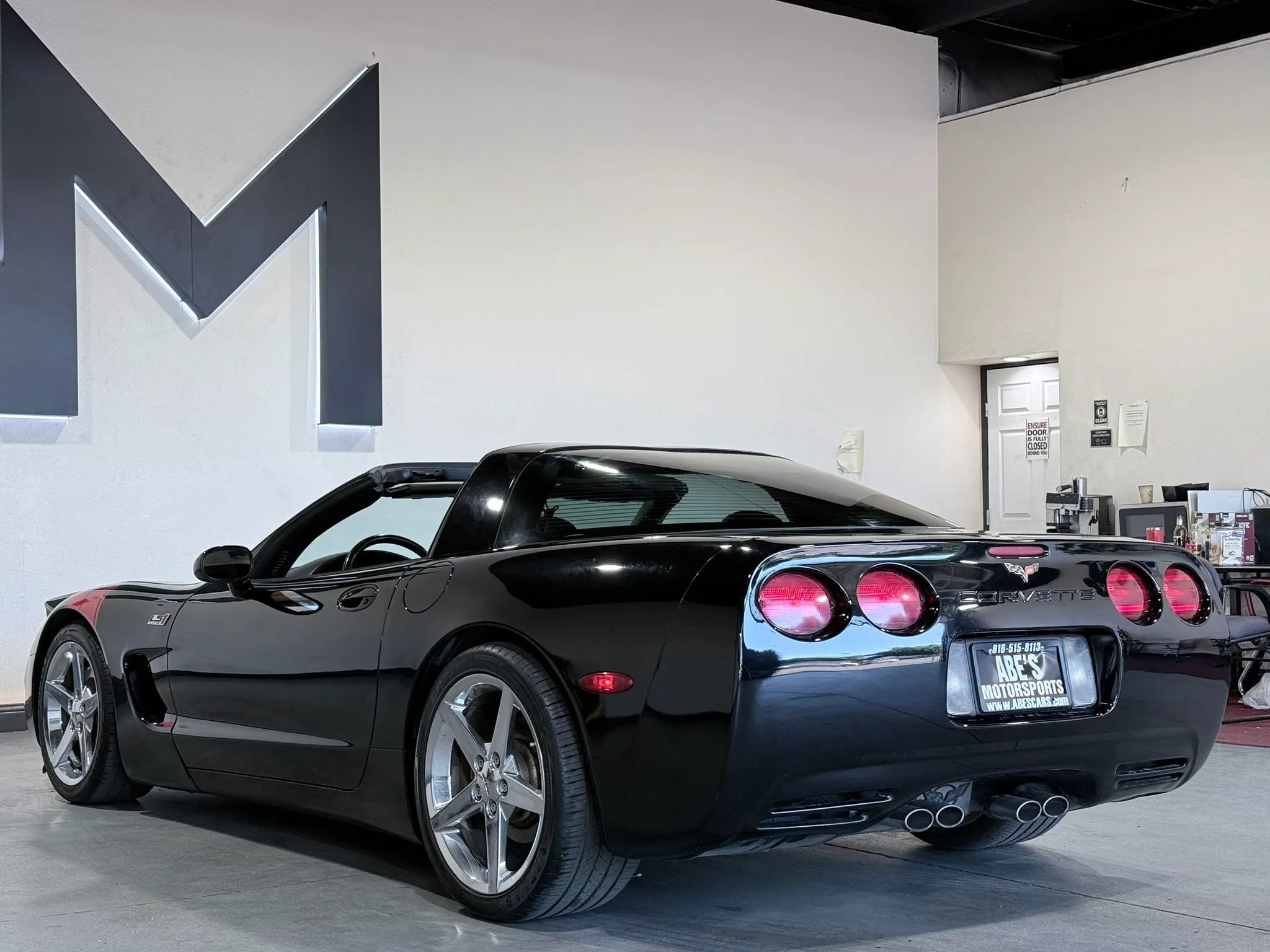 Used 2002 Chevrolet Corvette Coupe w/ Preferred Equipment Group2 RWD image 7