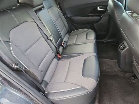 Used 2022 Kia Niro EX image 21