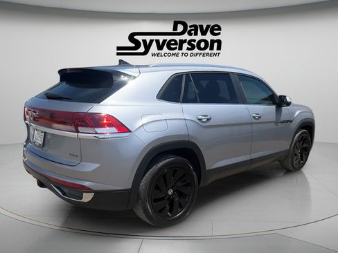 Used 2024 Volkswagen Atlas Cross Sport SE AWD/4WD image 5