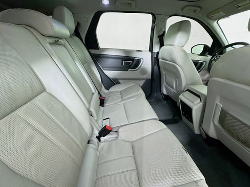 Used 2016 Land Rover Discovery Sport HSE AWD/4WD image 26