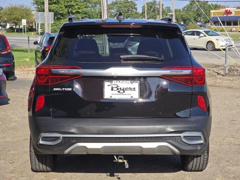 Used 2022 Kia Seltos SX w/ Sunroof Package AWD/4WD image 6