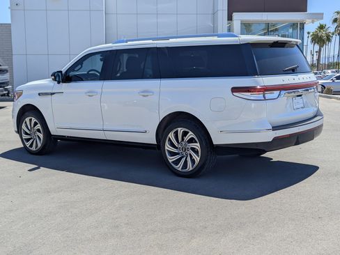 Certified 2024 Lincoln Navigator L Reserve AWD/4WD image 4