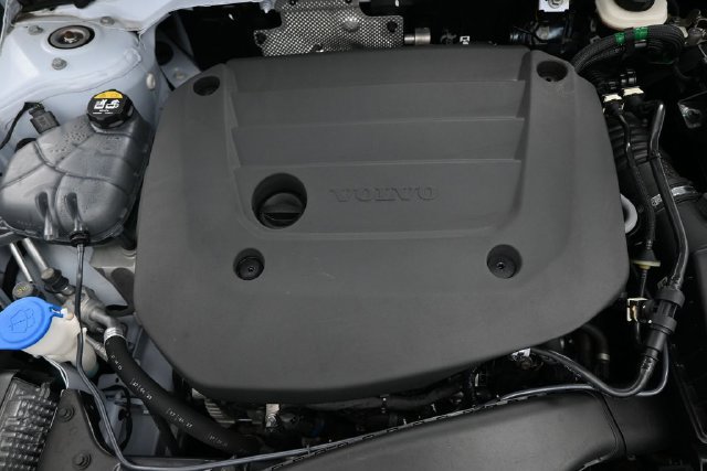Used 2024 Volvo XC40 B5 Ultimate AWD/4WD image 34