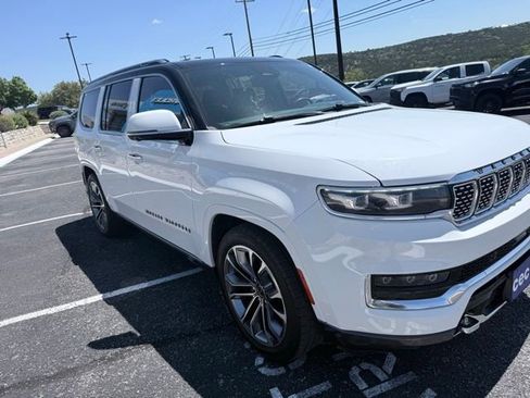 Used 2022 Jeep Grand Wagoneer Series III w/ Rear Seat Video Group 1 AWD/4WD image 5