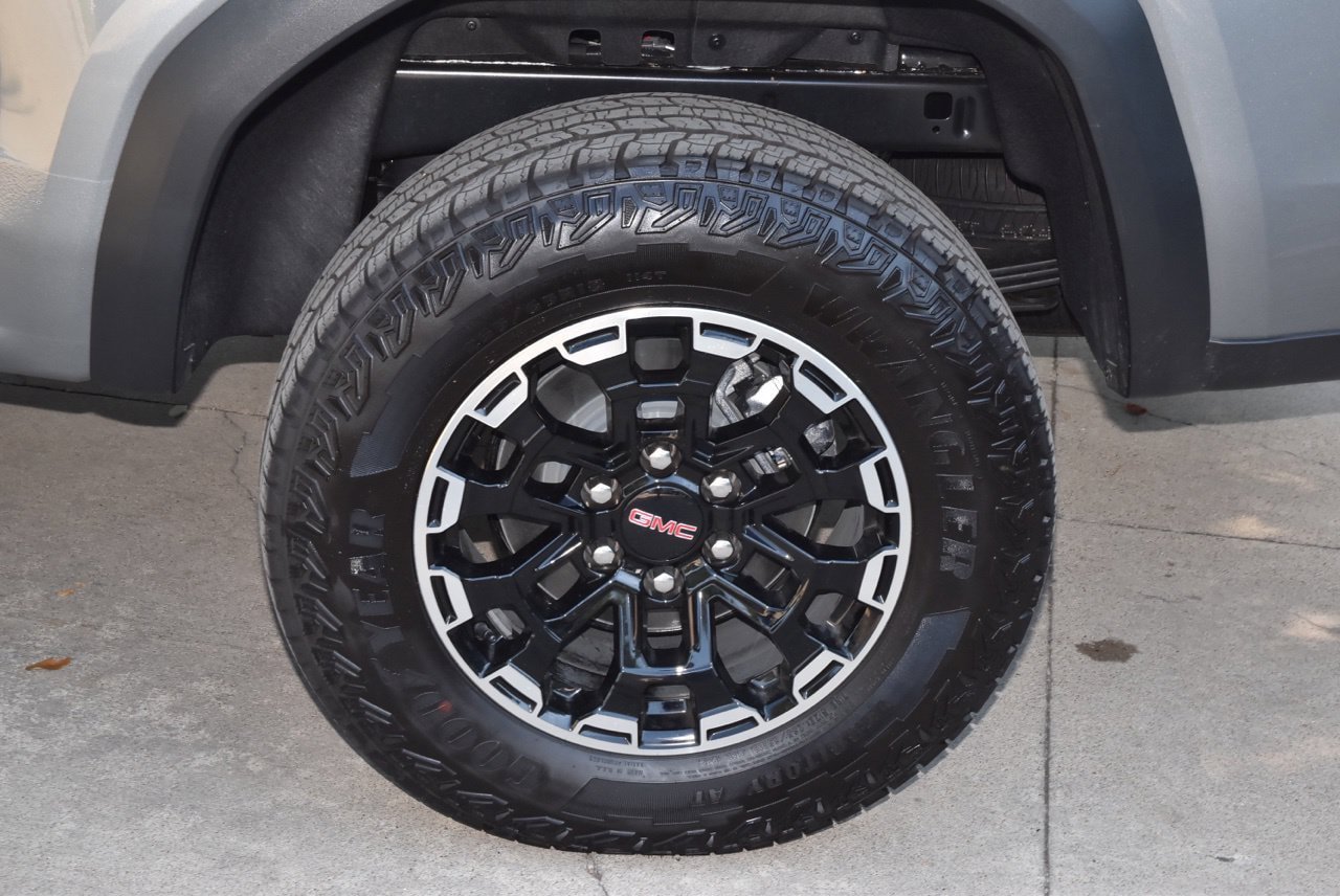 Used 2026 GMC Canyon AT4 AWD/4WD image 38