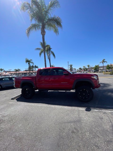 Used 2020 Toyota Tacoma TRD Off-Road AWD/4WD image 3