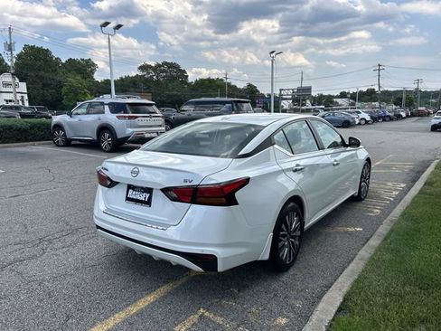 Certified 2023 Nissan Altima 2.5 SV FWD image 8