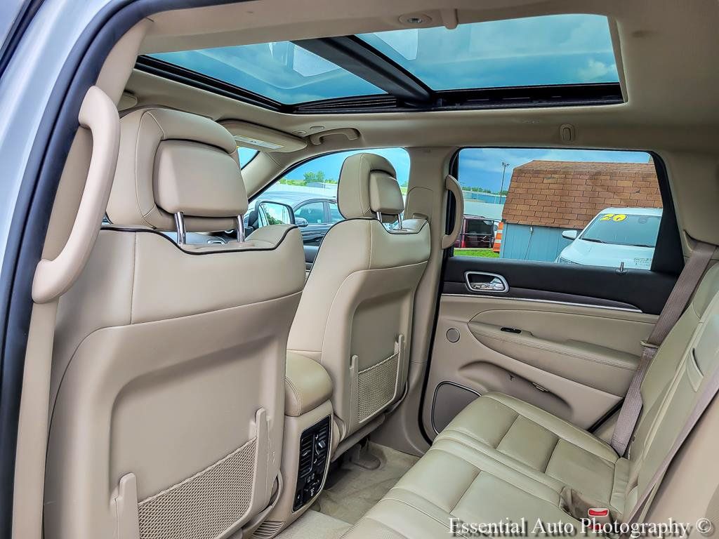 Used 2018 Jeep Grand Cherokee Overland AWD/4WD image 13