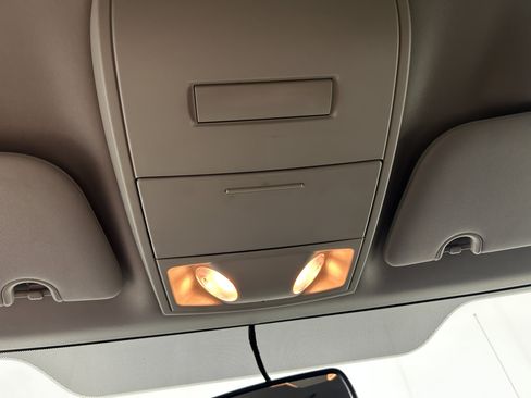 Used 2018 Dodge Grand Caravan SE w/ UConnect Hands-Free Group FWD image 26