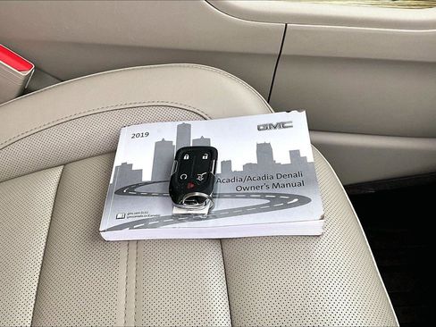 Used 2019 GMC Acadia Denali w/ Technology Package image 11