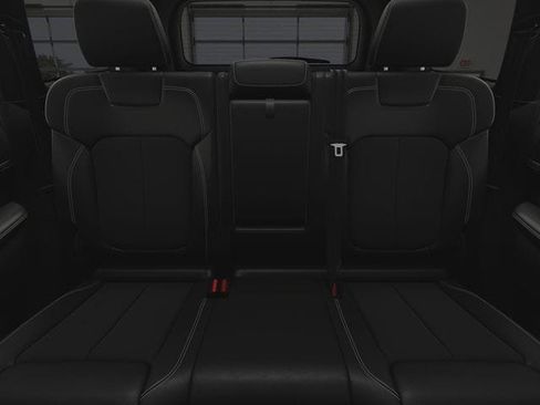 New 2025 Jeep Grand Cherokee Altitude image 12