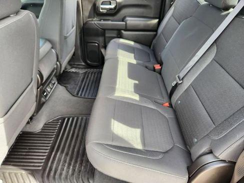 Used 2022 Chevrolet Silverado 1500 LT AWD/4WD image 12