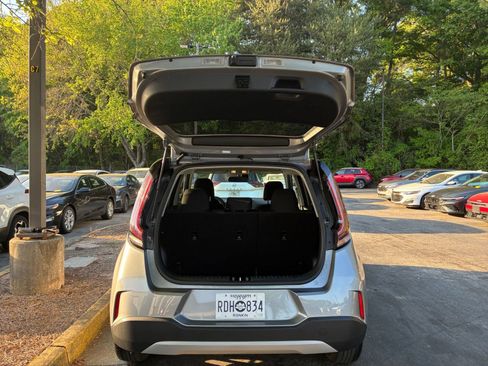 Used 2025 Kia Soul LX w/ LX Technology Package image 32