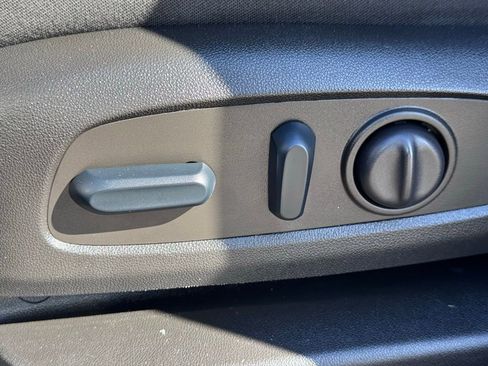 Used 2022 GMC Terrain SLE w/ Driver Convenience Package image 27