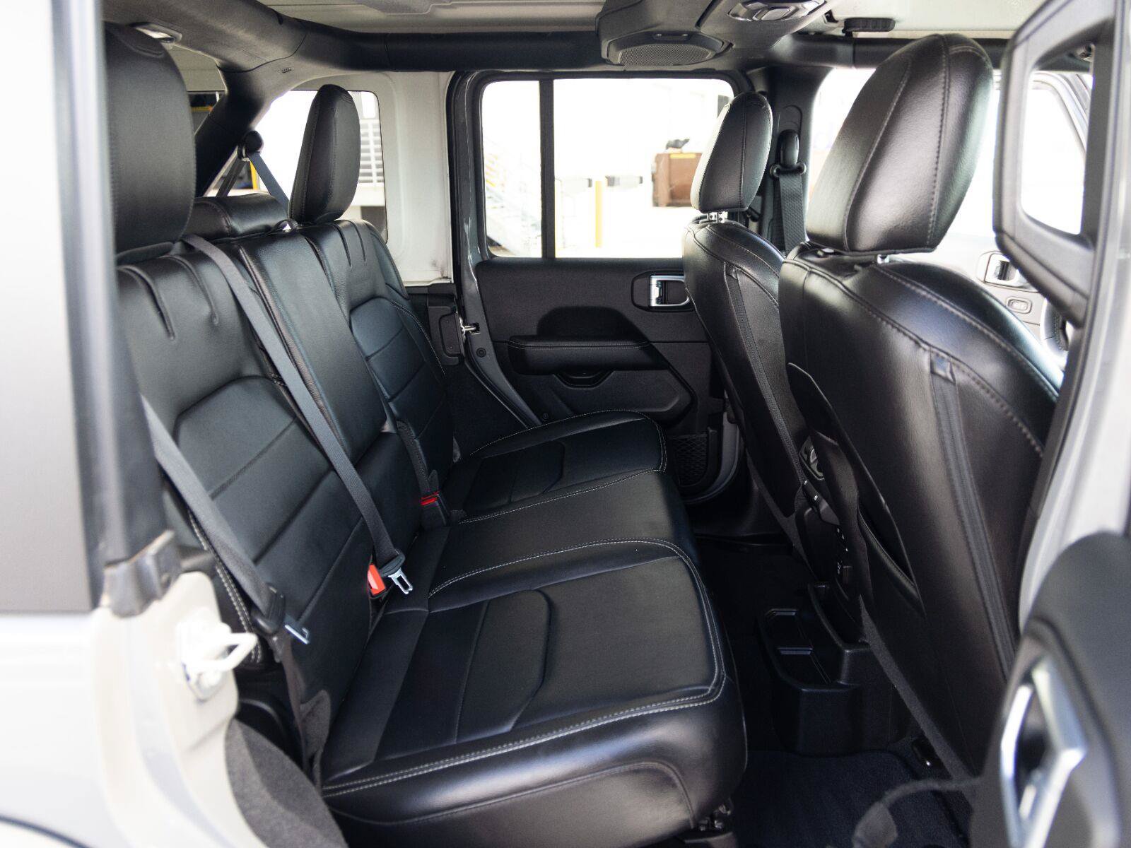 Used 2023 Jeep Wrangler Unlimited Sahara AWD/4WD image 35