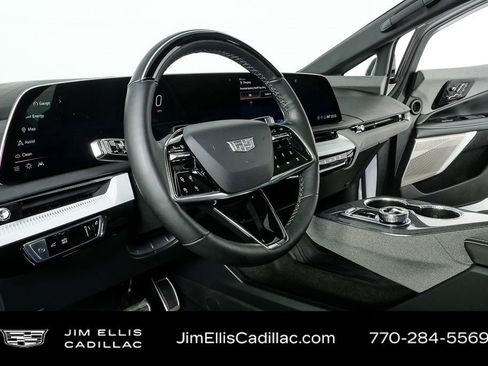 Certified 2025 Cadillac Optiq Luxury 2 w/ LPO, Floor Liner Package image 4