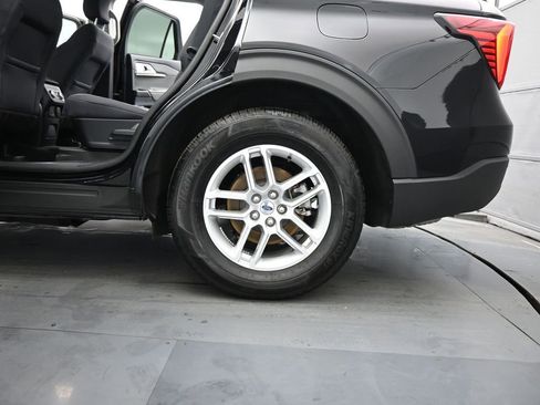 Certified 2025 Ford Explorer Active image 21