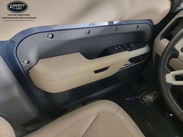 Used 2022 Land Rover Defender 110 S AWD/4WD image 32