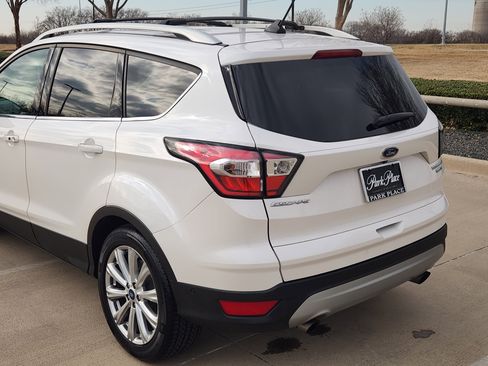 Used 2018 Ford Escape Titanium image 11