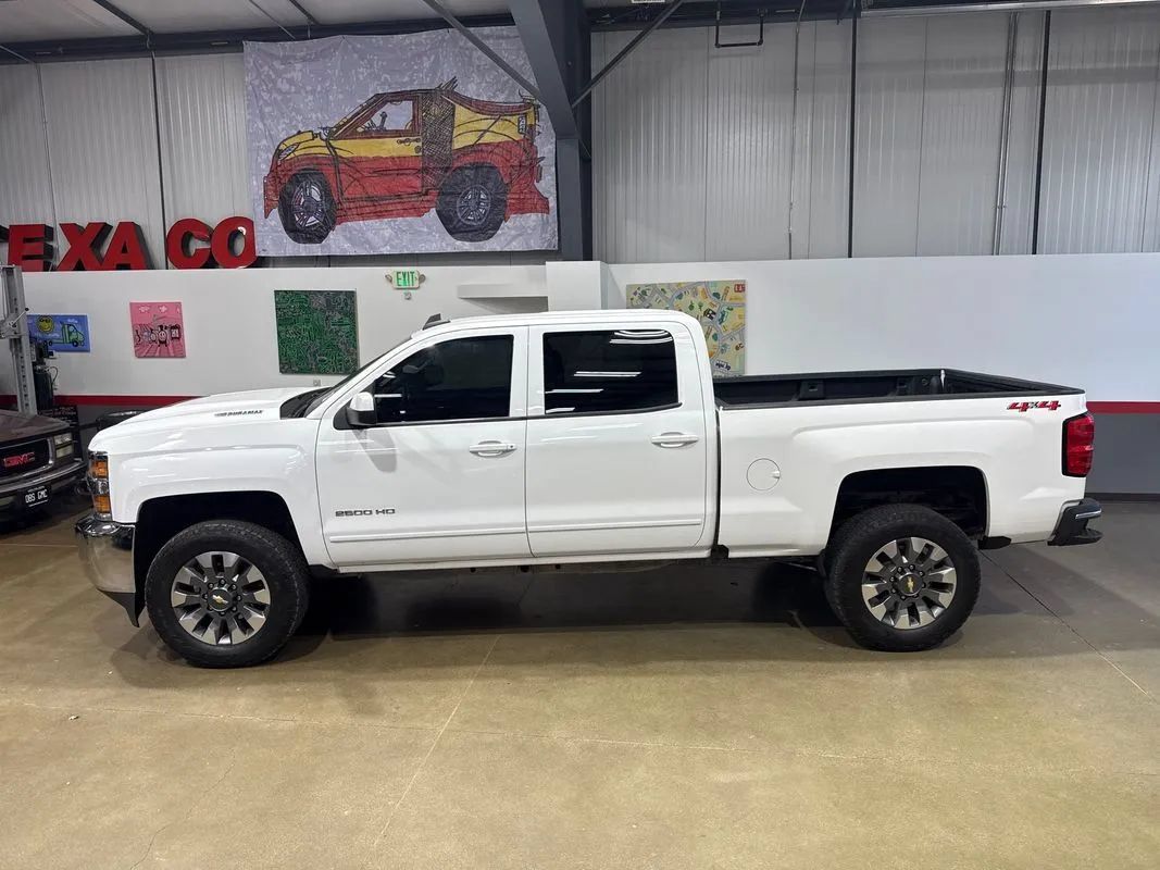 Used 2019 Chevrolet Silverado 2500 LT AWD/4WD image 20