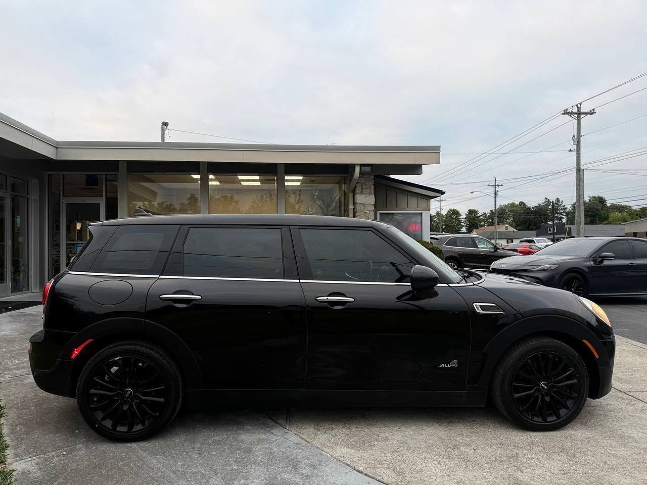Used 2017 MINI Cooper Clubman ALL4 AWD/4WD image 7