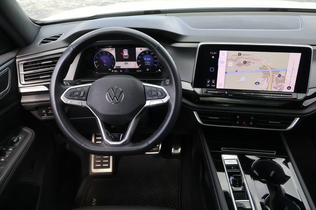 Certified 2025 Volkswagen Atlas Cross Sport SEL R-Line AWD/4WD image 16