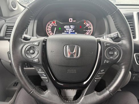 Used 2017 Honda Pilot Touring image 20