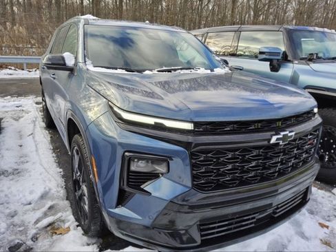 Used 2024 Chevrolet Traverse RS w/ LPO, Floor Liner Package image 5