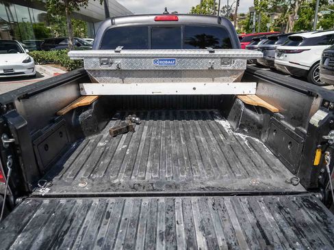 Used 2015 Toyota Tacoma PreRunner w/ SR5 Package RWD image 26