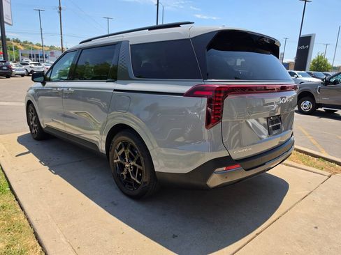 Certified 2025 Kia Carnival SX Prestige FWD image 7