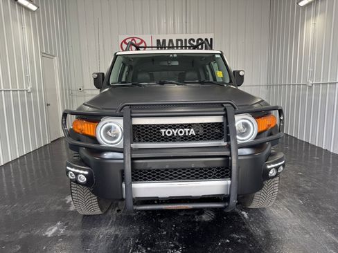Used 2011 Toyota FJ Cruiser 4WD image 10
