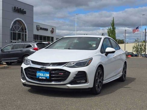 Used 2019 Chevrolet Cruze LT w/ Convenience Package FWD image 1