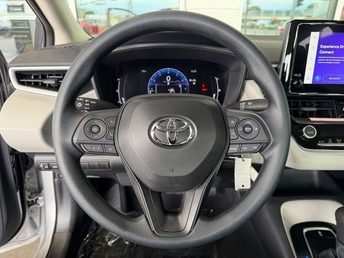 Used 2026 Toyota Corolla LE FWD image 21