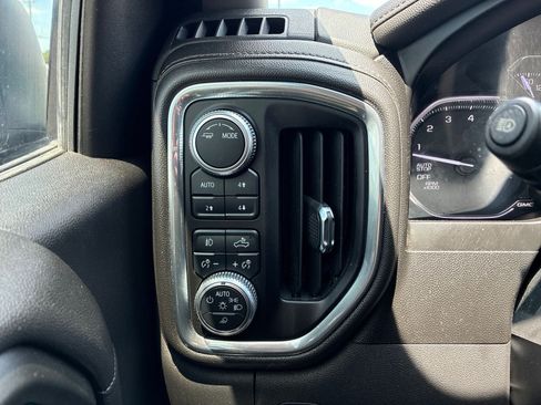 Used 2020 GMC Sierra 1500 SLT w/ SLT Premium Plus Package AWD/4WD image 30