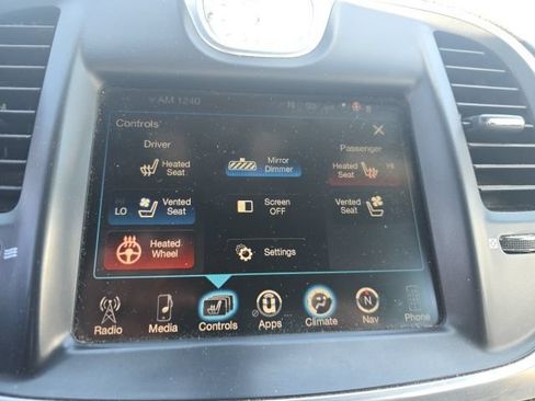 Used 2016 Chrysler 300 C Platinum AWD/4WD image 8