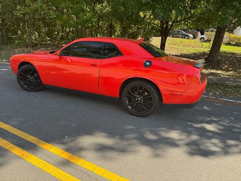 Used 2018 Dodge Challenger SXT w/ Blacktop Package image 12